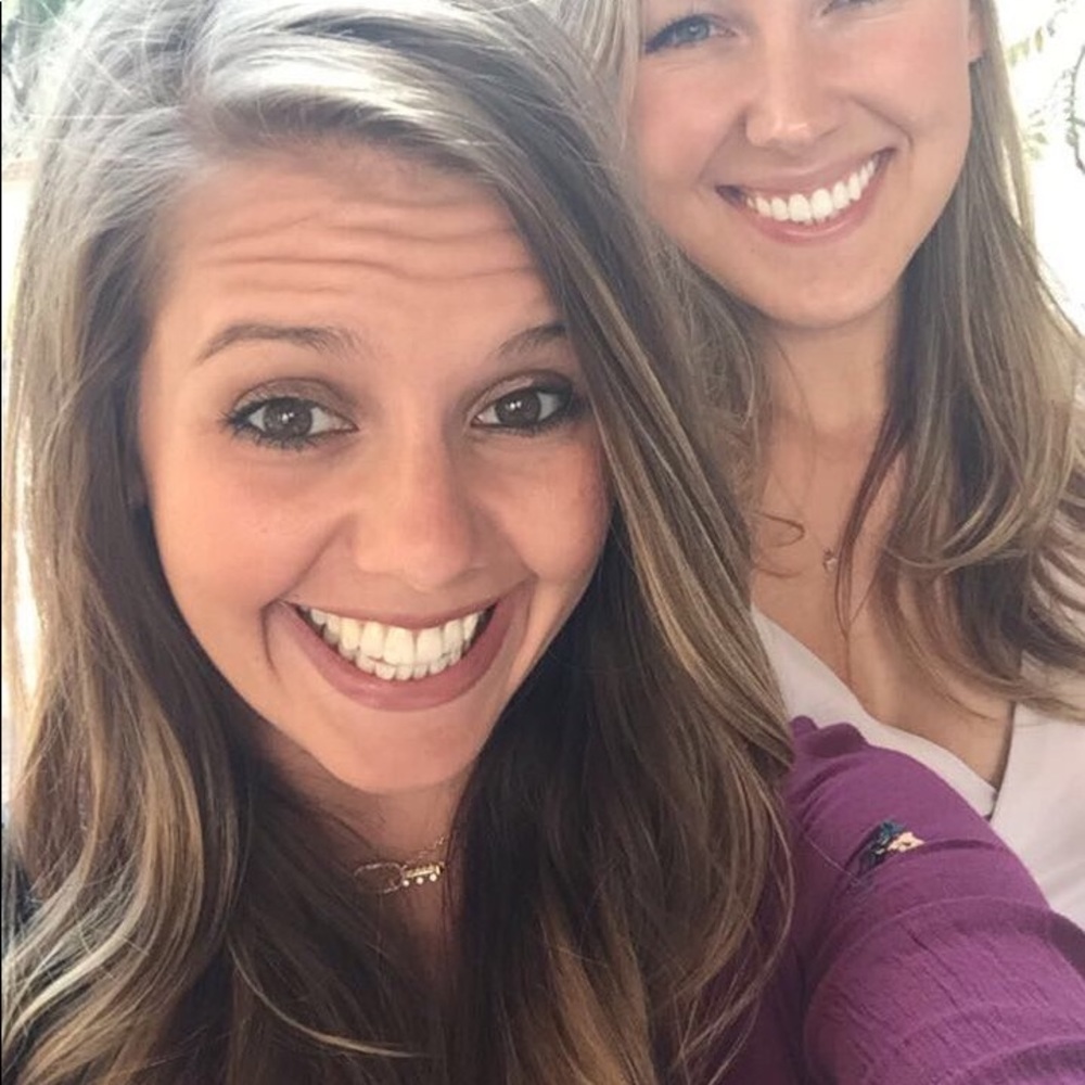 Meet your Posher, Alexis